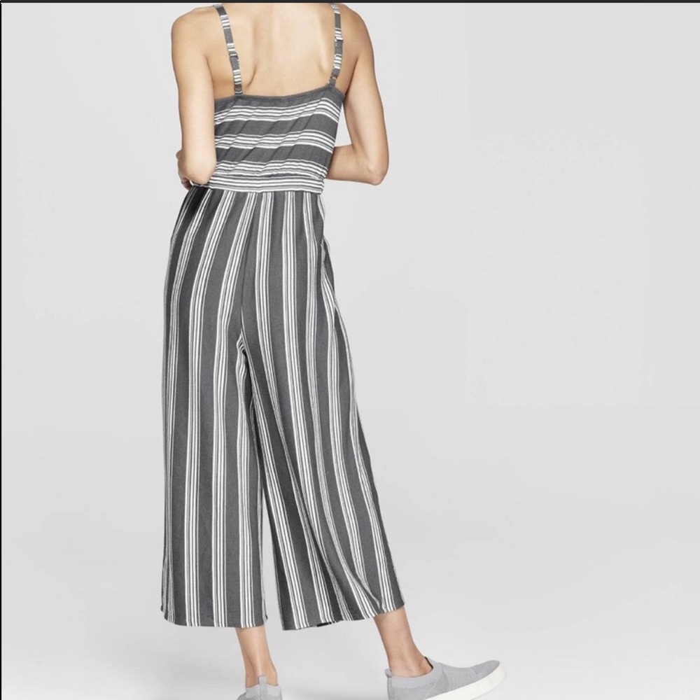 jumpsuit - Picture 2 of 6